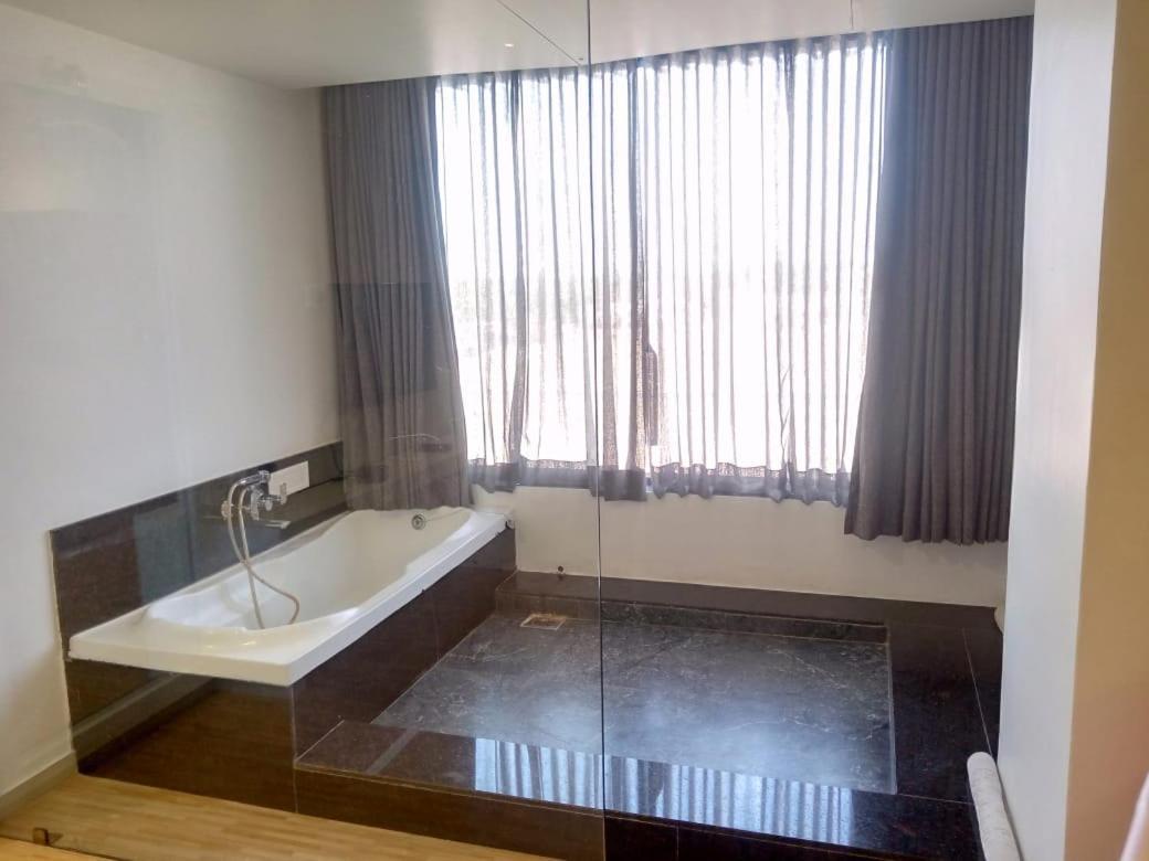 Hotel Shivalik - Mehsana Mahesana Eksteriør bilde