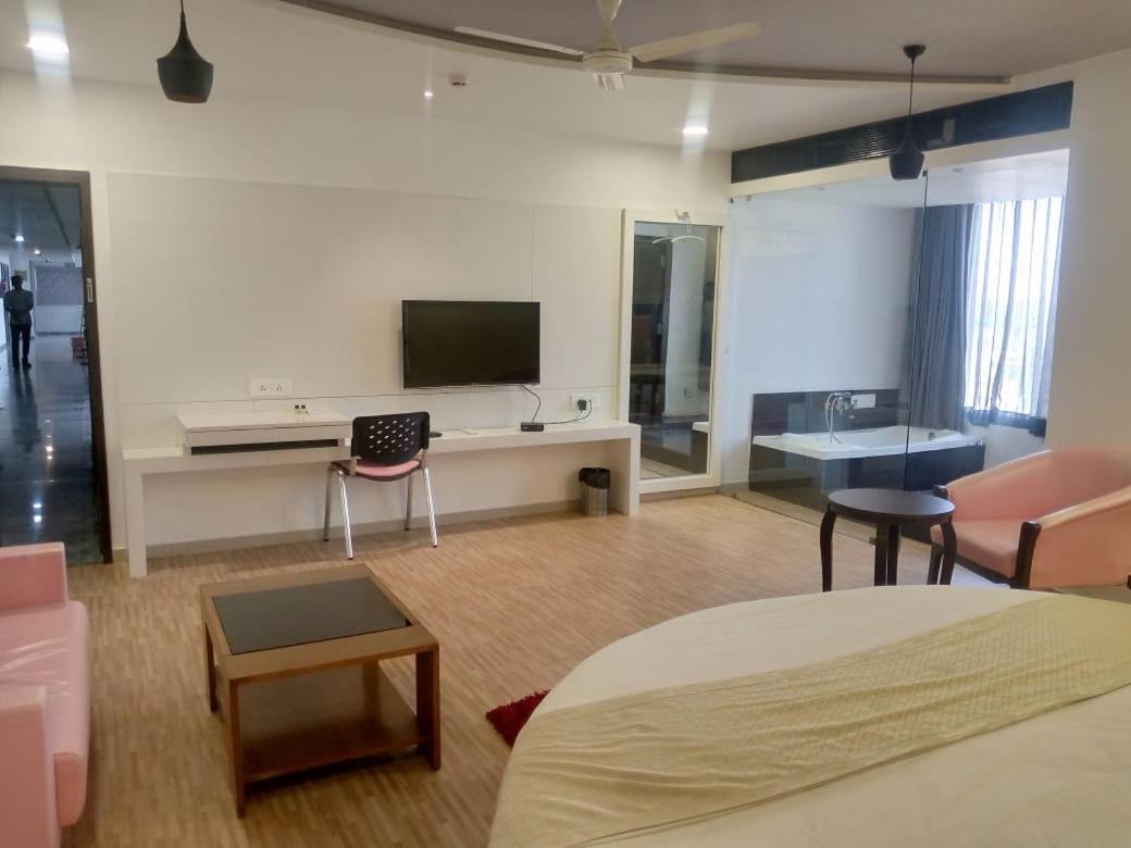 Hotel Shivalik - Mehsana Mahesana Eksteriør bilde