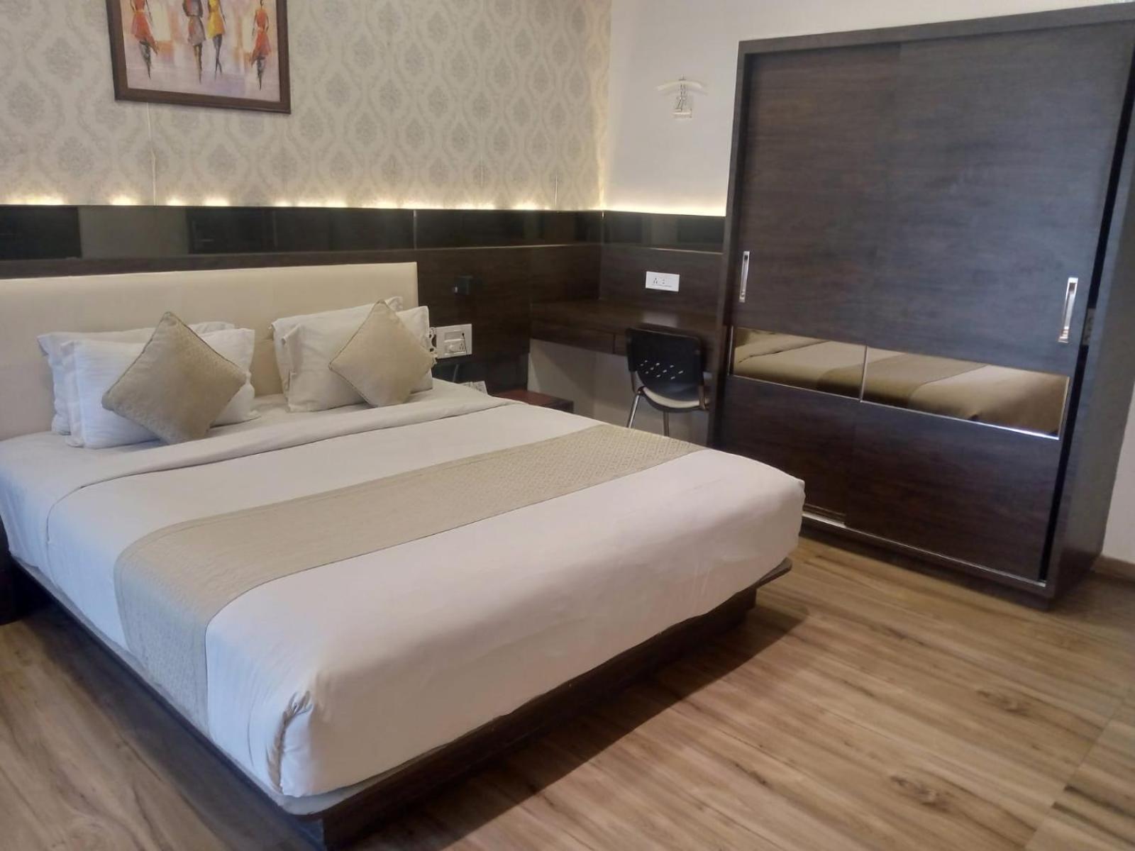 Hotel Shivalik - Mehsana Mahesana Eksteriør bilde