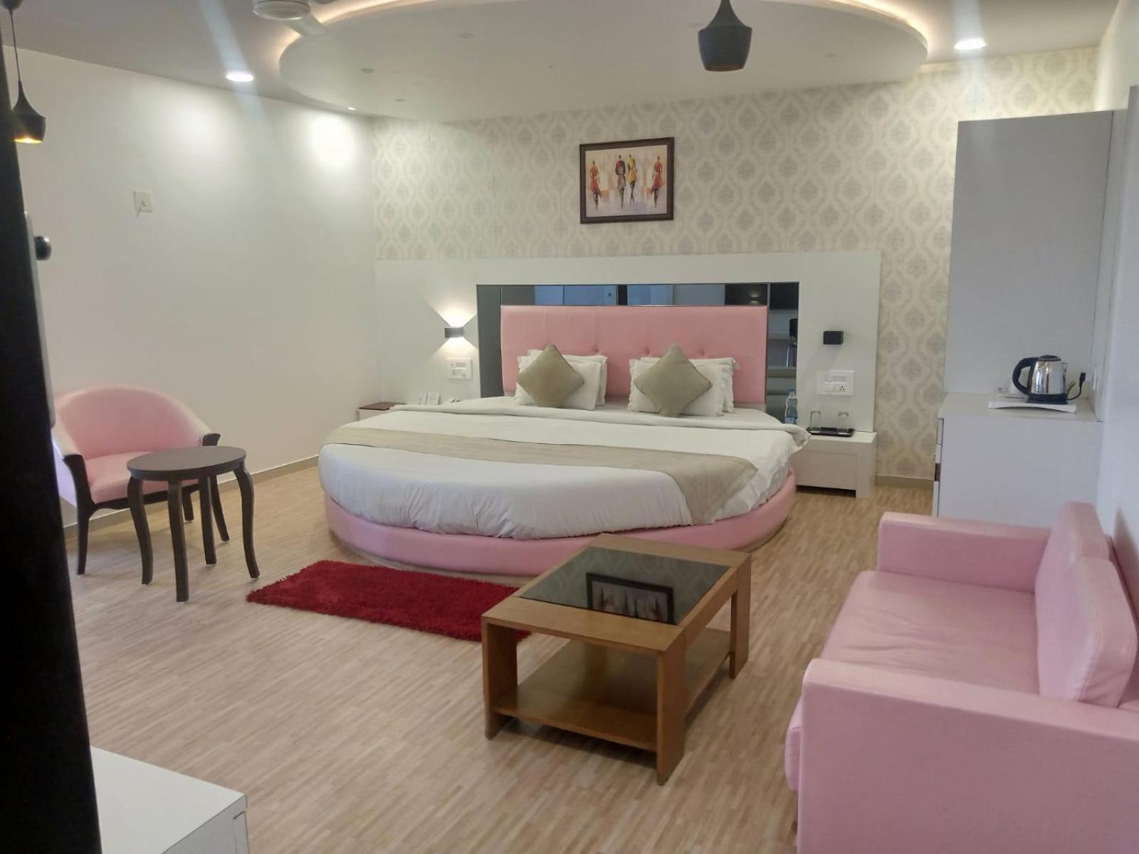Hotel Shivalik - Mehsana Mahesana Eksteriør bilde