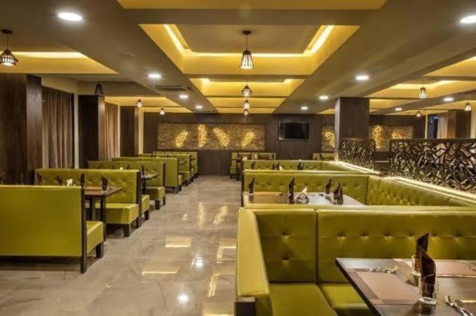 Hotel Shivalik - Mehsana Mahesana Eksteriør bilde