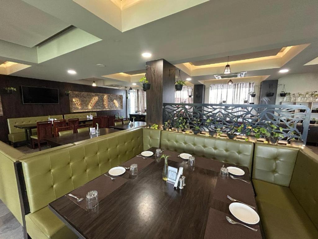 Hotel Shivalik - Mehsana Mahesana Eksteriør bilde