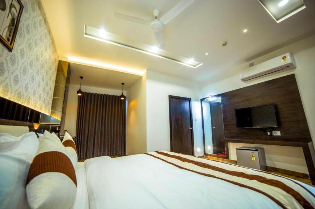 Hotel Shivalik - Mehsana Mahesana Eksteriør bilde