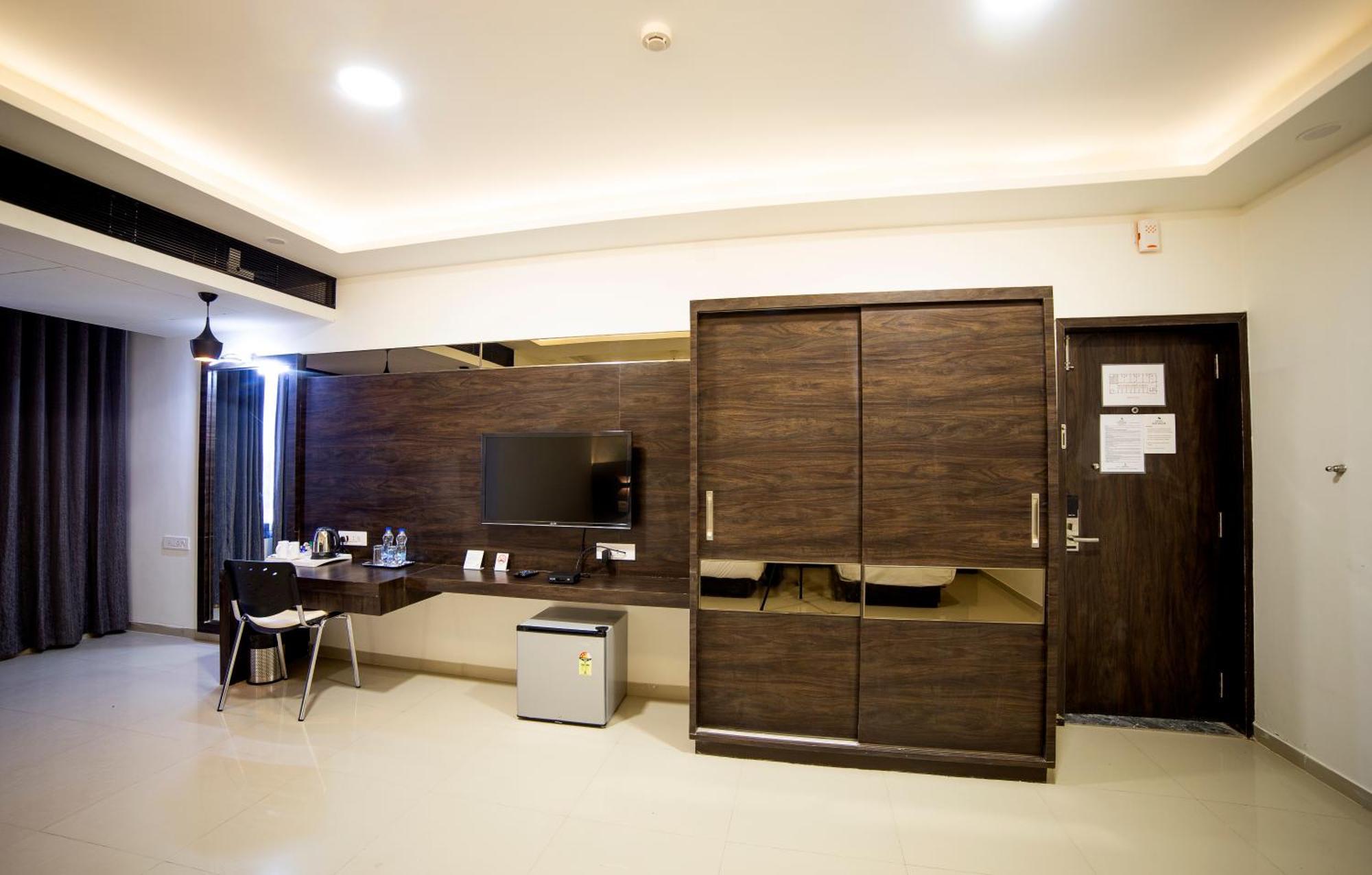 Hotel Shivalik - Mehsana Mahesana Eksteriør bilde